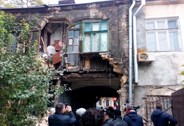 В Одесі обвалився фасад будинку-ювіляра