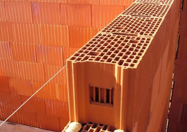 Строительство коттеджей из керамических блоков
